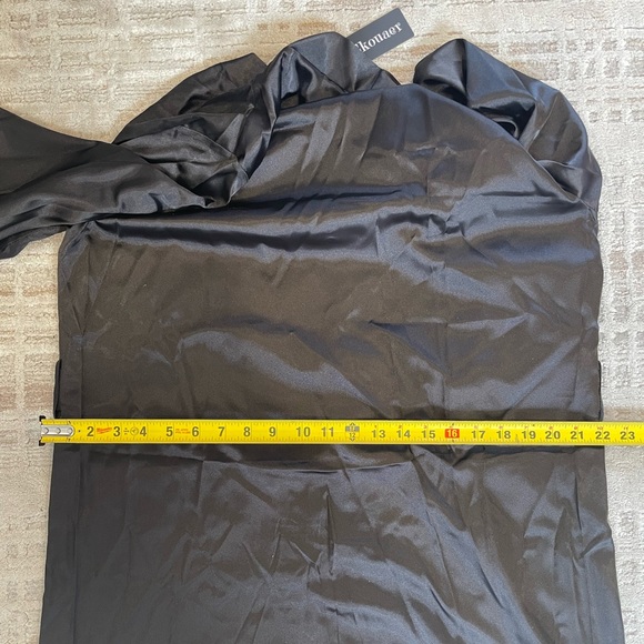 ❤️ SOLD ❤️ Bridesmaid Robe Black Satin Robe Wedding Party Bridesmaid - Picture 6 of 6